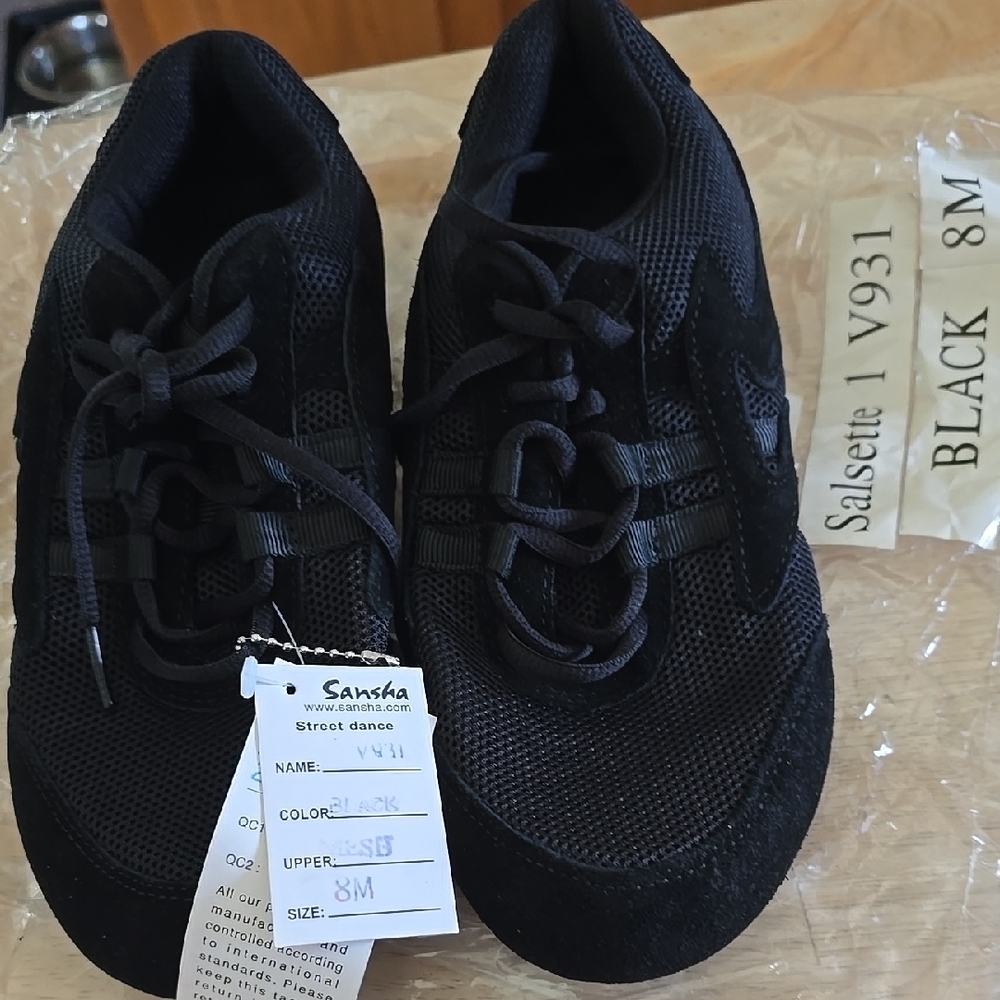 Black Athletic Shoes with Minimalist Design